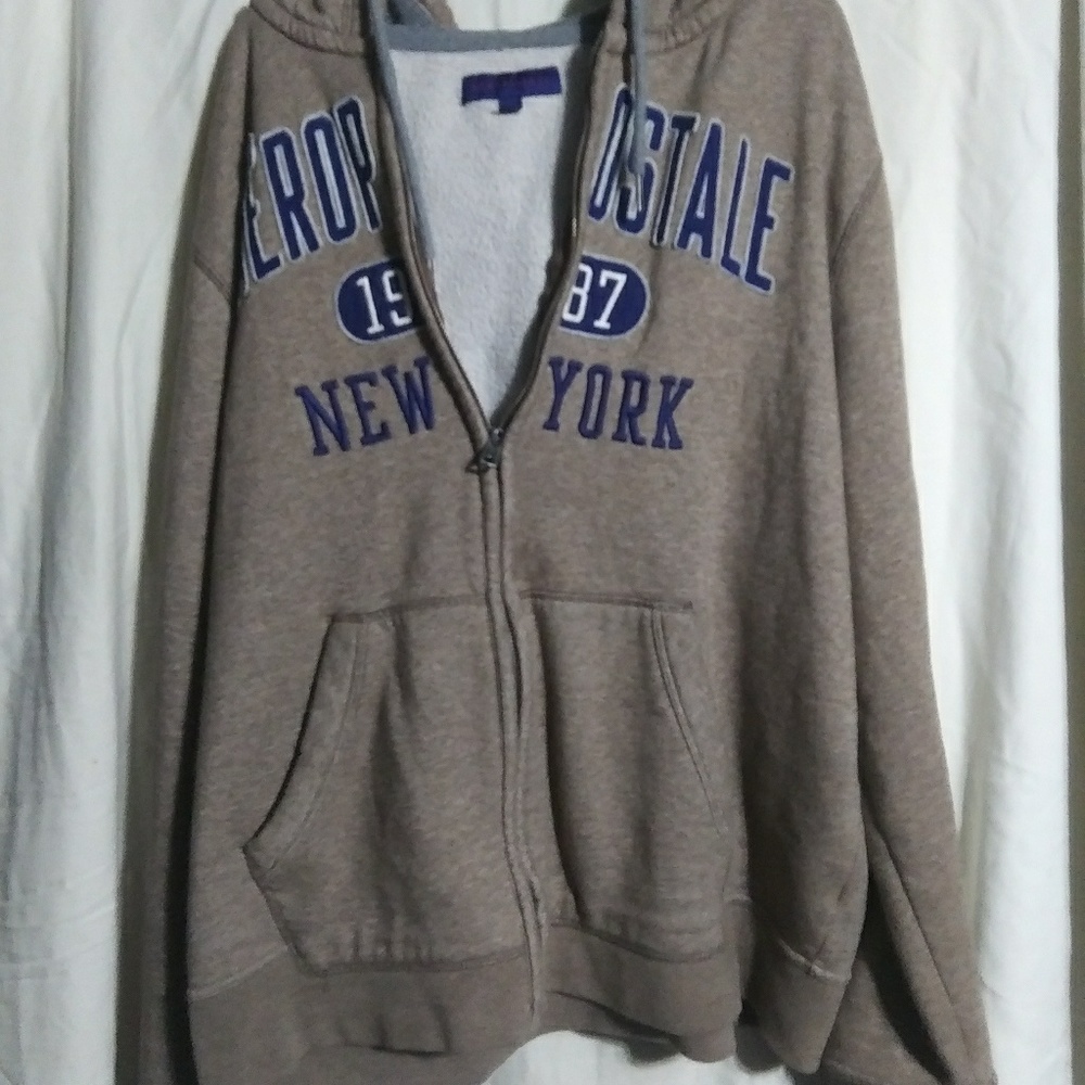 XL aero zip up hoodie